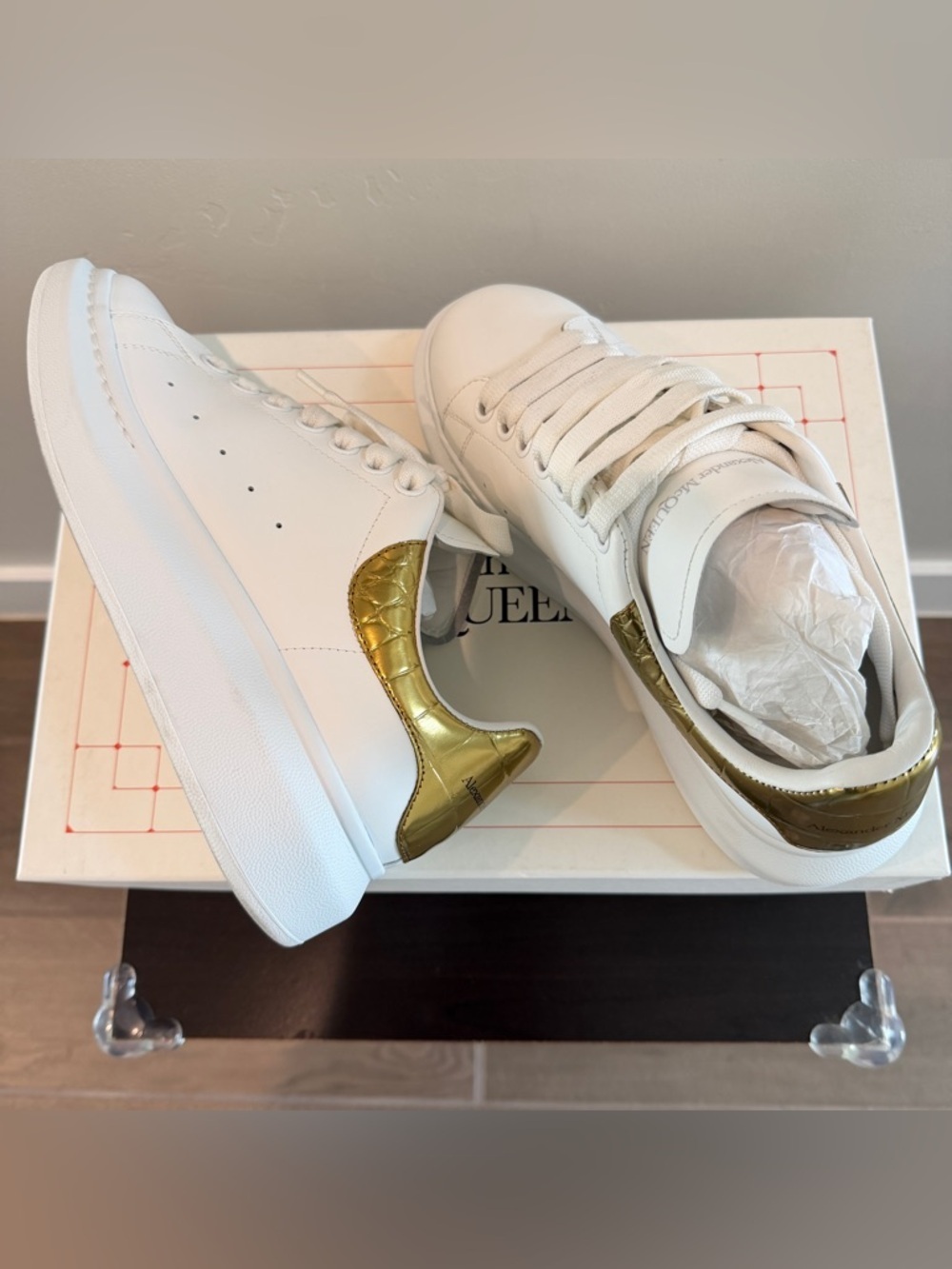 Alexander McQueen Women’s Oversized Sneakers White Gold Crocodile sz US 9.5